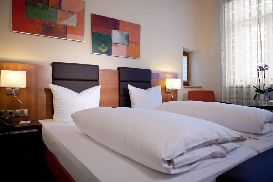 Double Room, 1 Double Bed | Individually decorated, individually furnished, desk, laptop workspace