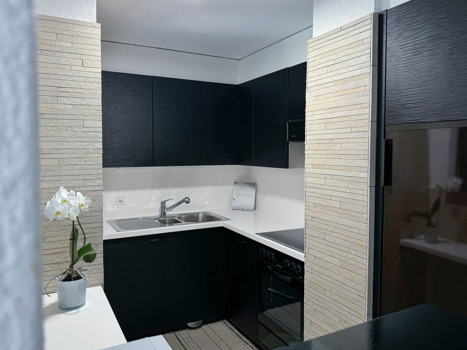 Apartment, 1 Bedroom, Balcony | In-room safe, soundproofing, WiFi, bed sheets
