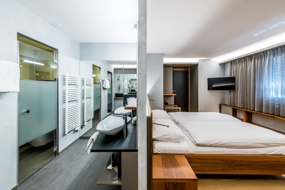 Premium Room, Balcony | In-room safe, soundproofing, WiFi, bed sheets