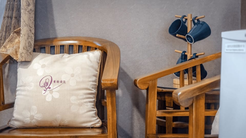Basic Double or Twin Room, Courtyard View | Blackout drapes, soundproofing, free WiFi, bed sheets