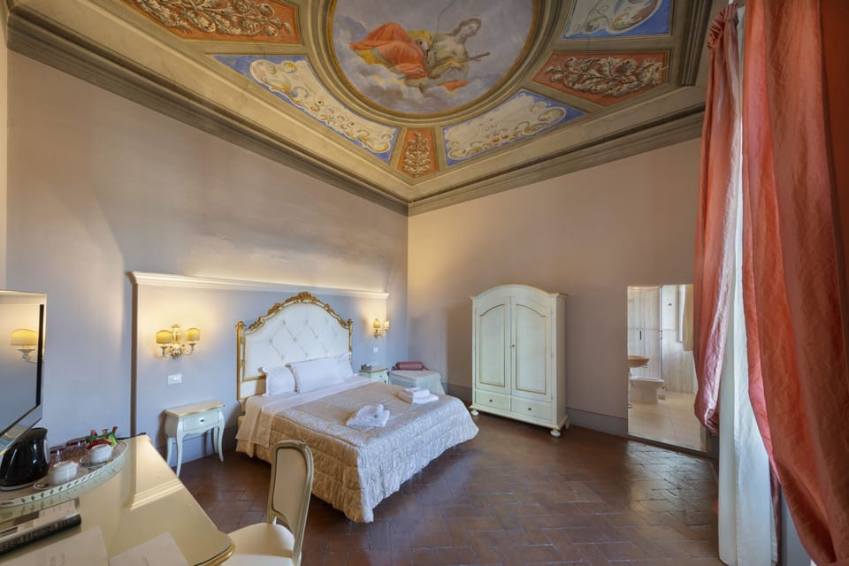 Deluxe Double or Twin Room | In-room safe, individually furnished, blackout drapes, soundproofing