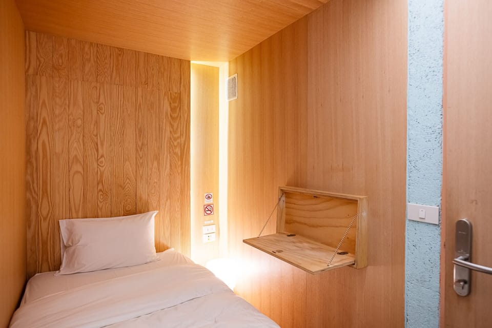 In-room safe, desk, soundproofing, free WiFi