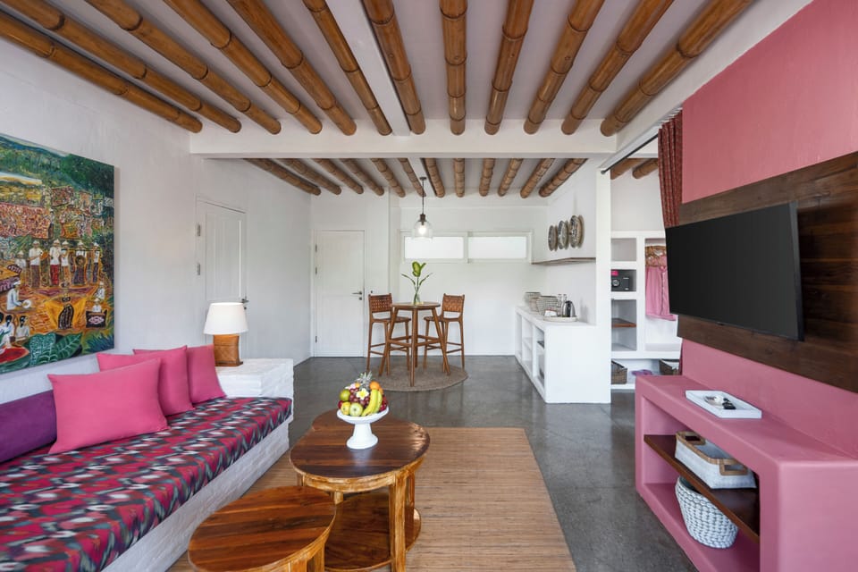 Casanostra Suite - for Cool Adults Only | In-room safe, desk, soundproofing, WiFi (free)