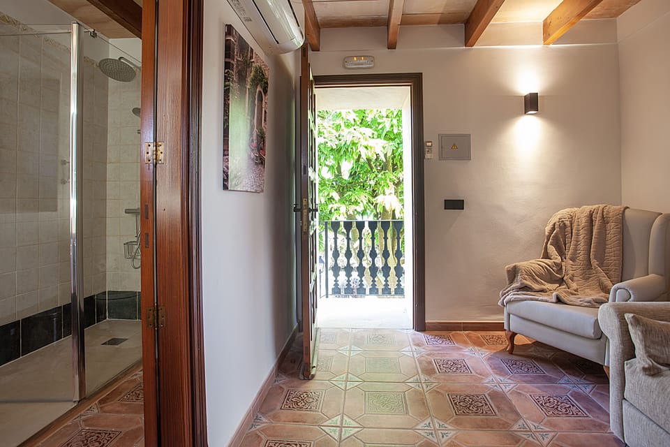 Superior Duplex, 1 King Bed, Terrace, Mountain View | Premium bedding, in-room safe, desk, laptop workspace
