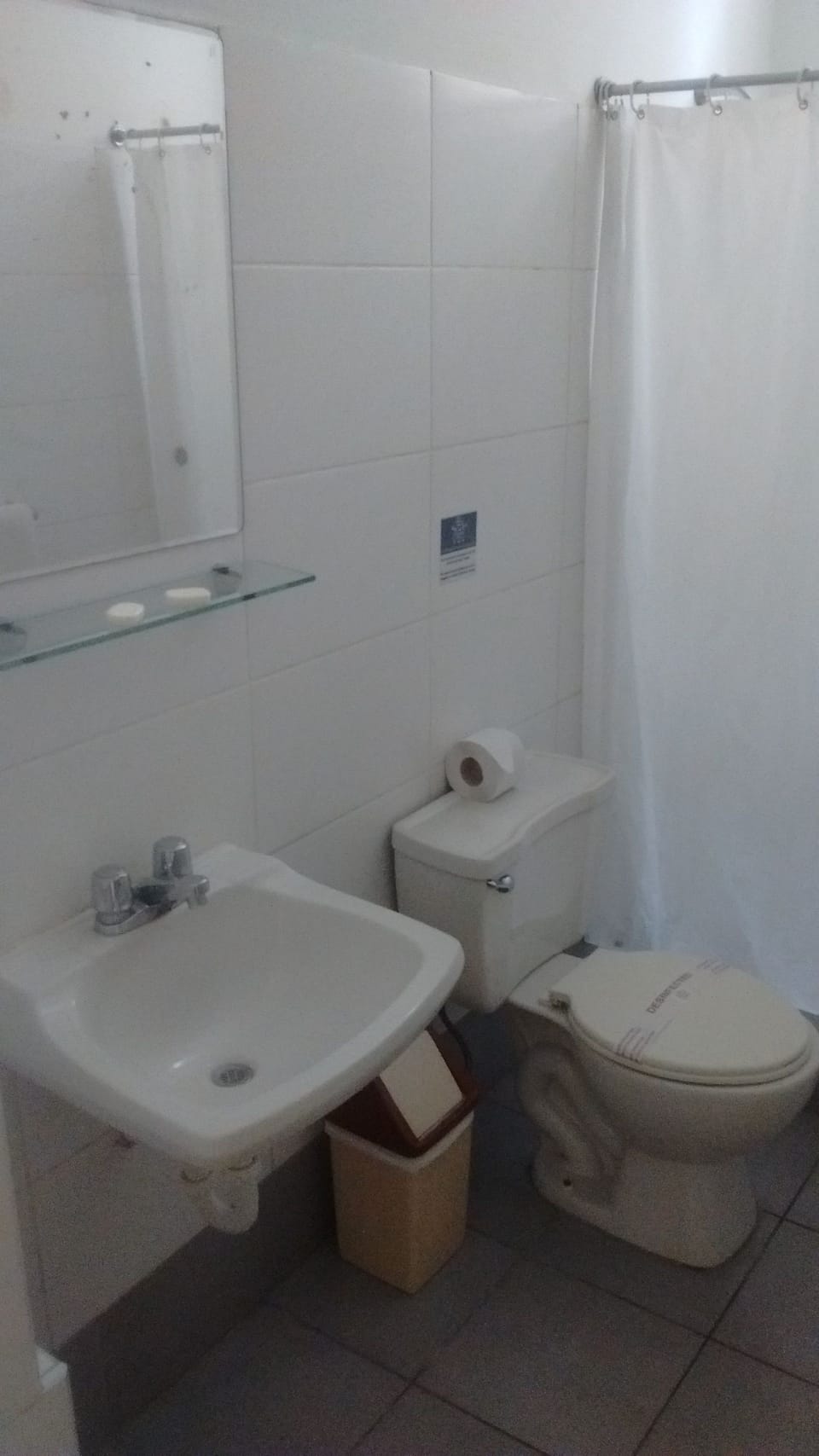 Twin Room | Bathroom | Shower, free toiletries, hair dryer (on request), towels