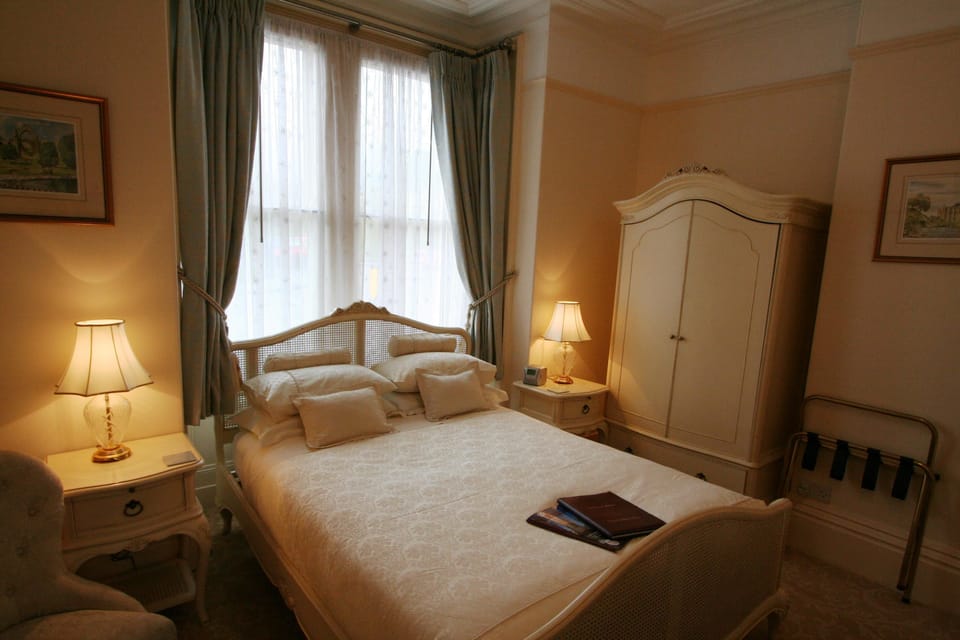 Double Room, 1 King Bed | Premium bedding, desk, free WiFi, bed sheets