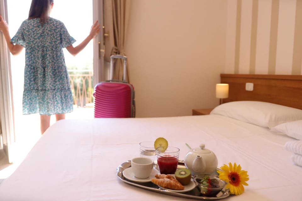 Minibar, desk, free WiFi, wheelchair access