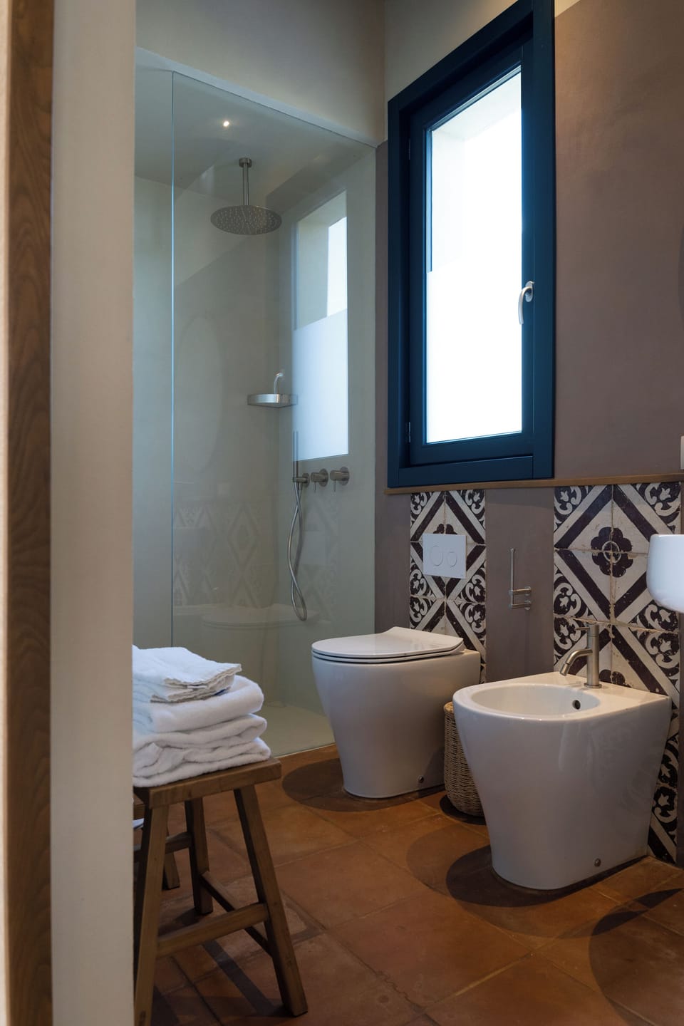 Junior Bungalow | Bathroom | Free toiletries, hair dryer, bathrobes, slippers
