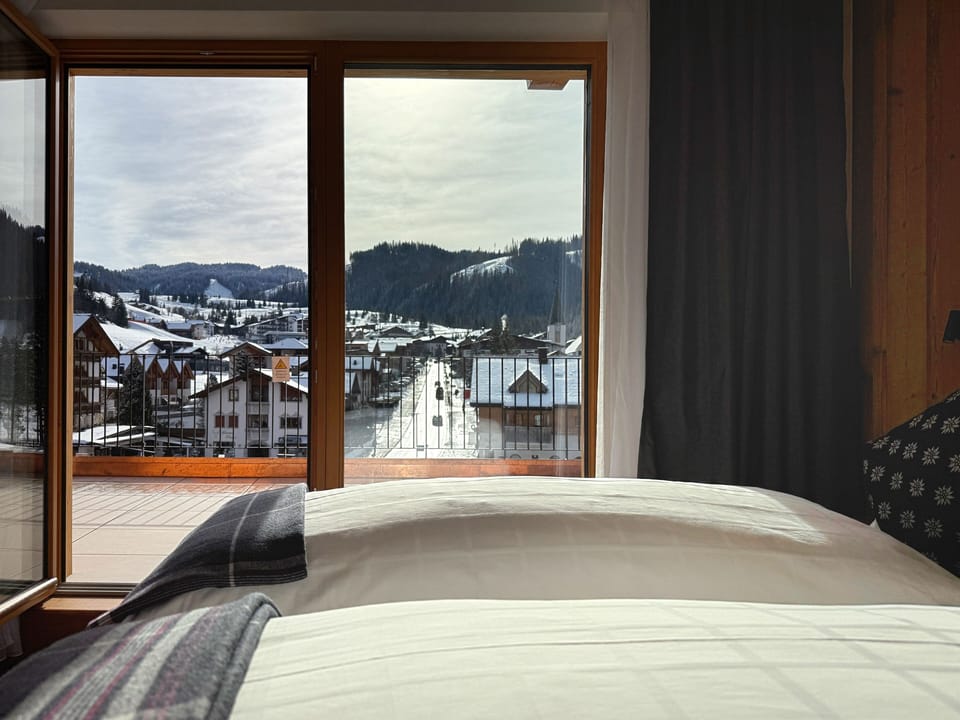 Deluxe Room | In-room safe, free WiFi, bed sheets