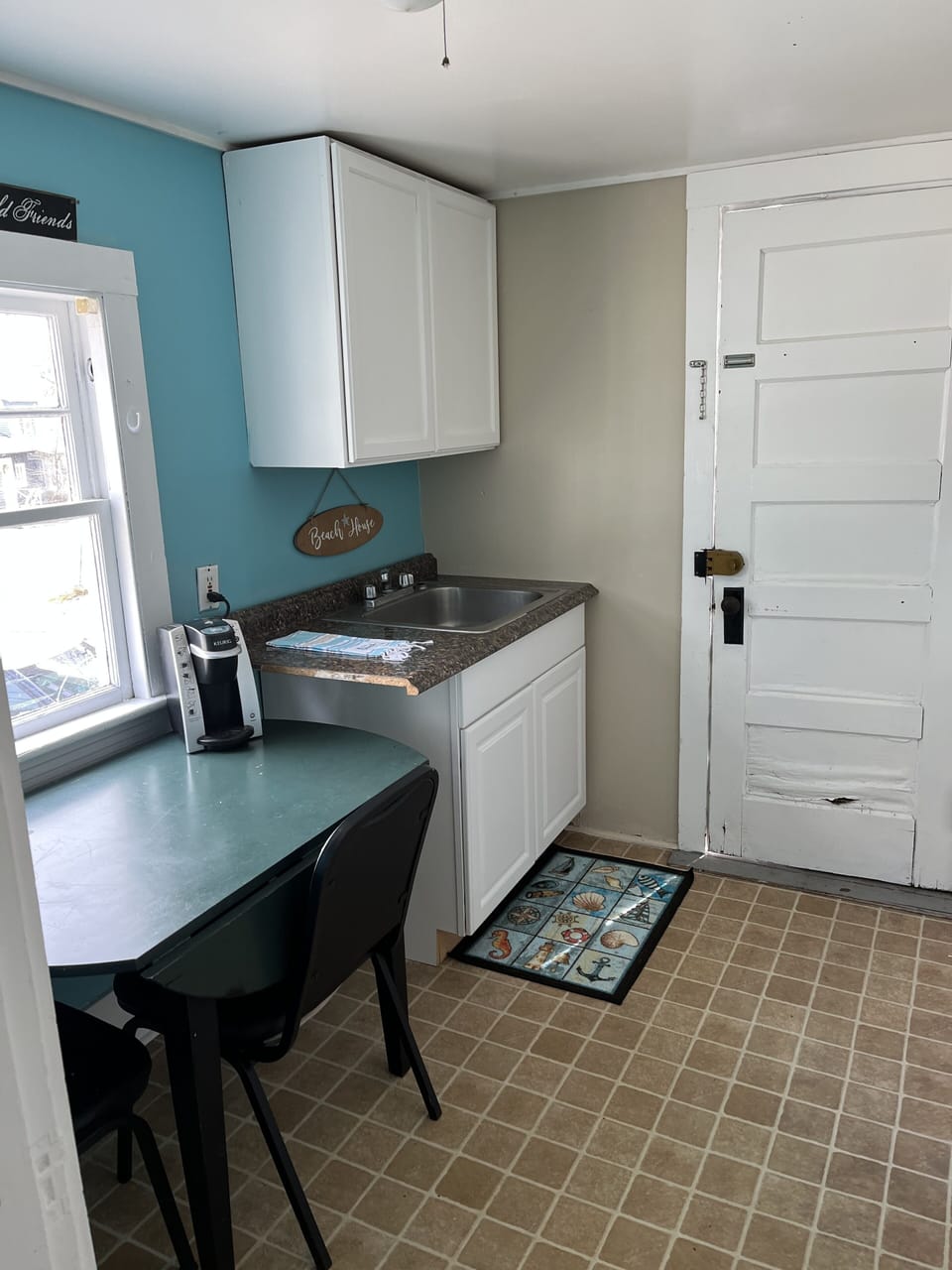 Standard Cottage, 1 Bedroom | Private kitchenette | Fridge, microwave, stovetop, coffee/tea maker