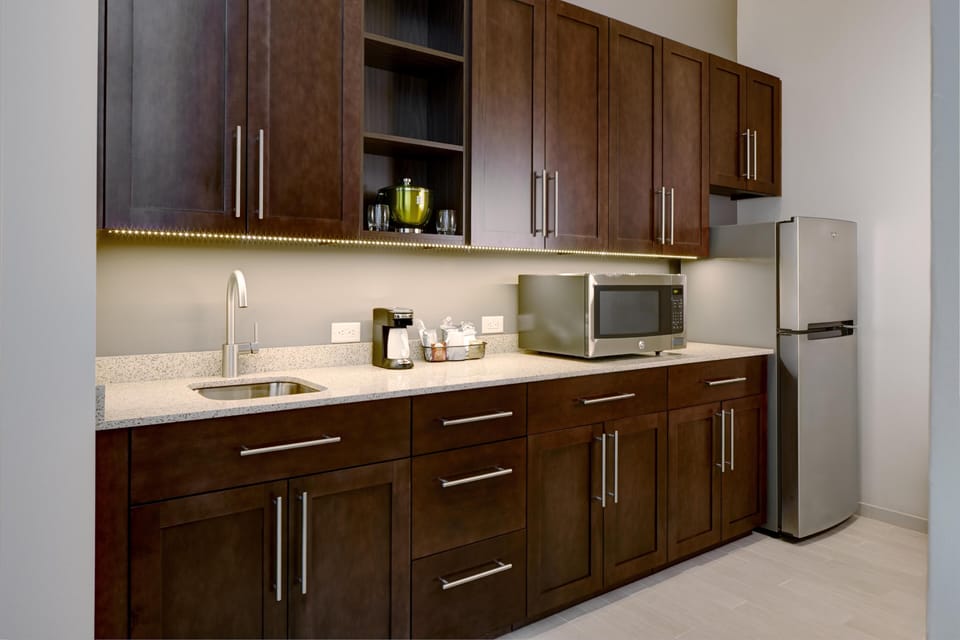 Coffee/tea maker, shared fridge, shared microwave, coffee grinder