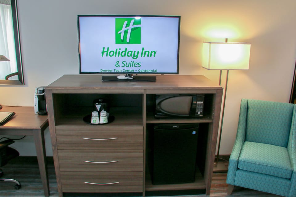 Premium bedding, pillowtop beds, desk, laptop workspace