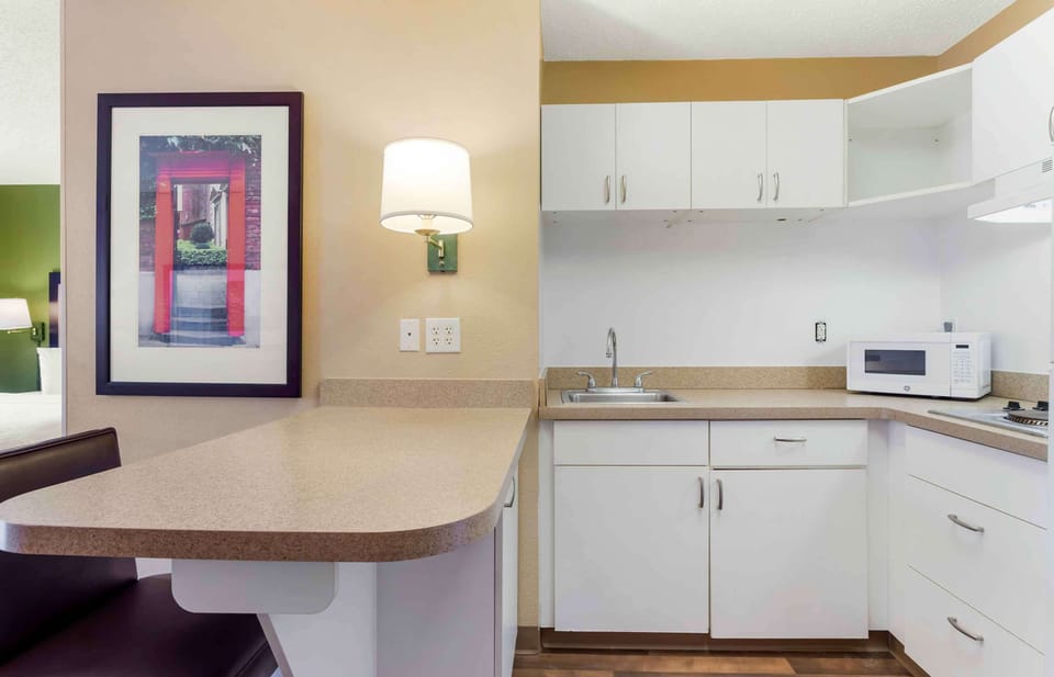 Deluxe Studio | Desk, iron/ironing board, free WiFi, bed sheets