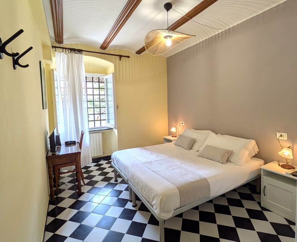 Standard Double Room, 1 Double or 2 Twin Beds | Premium bedding, pillowtop beds, in-room safe, individually furnished