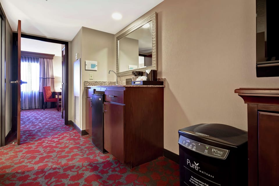 Suite, 1 King Bed with Sofa bed, Allergy Friendly (Pure Wellness) | Minibar