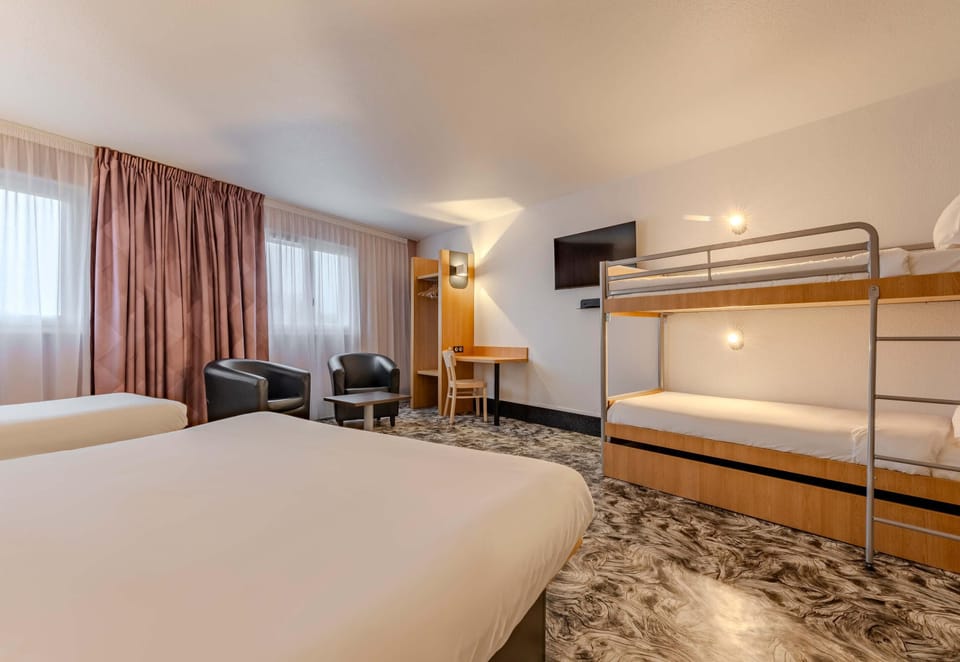 In-room safe, desk, soundproofing, iron/ironing board
