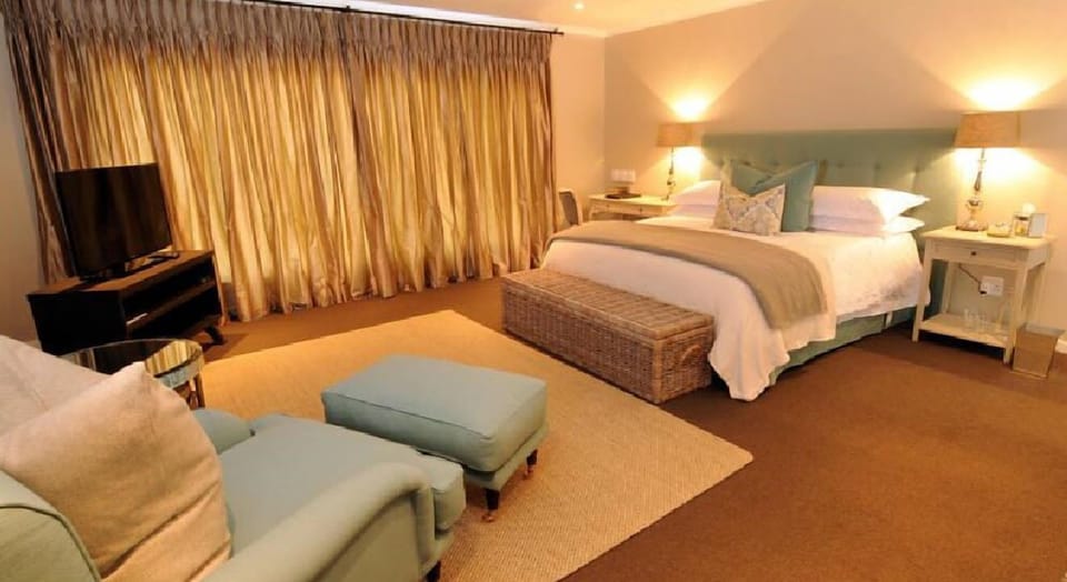 Luxury Room (upstairs with view) | Premium bedding, desk, free WiFi, bed sheets