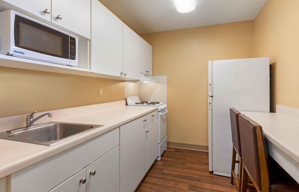 Fridge, microwave, stovetop