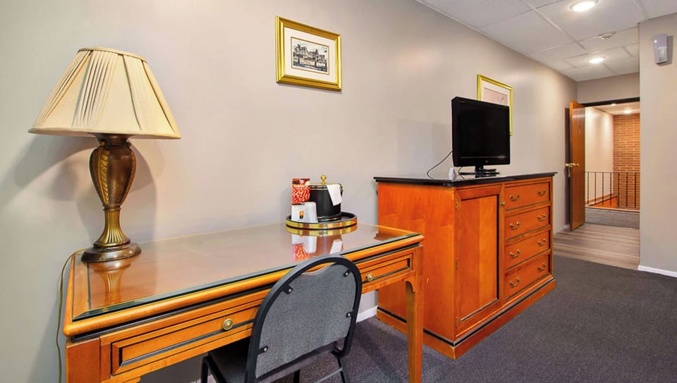 In-room safe, desk, iron/ironing board, free WiFi