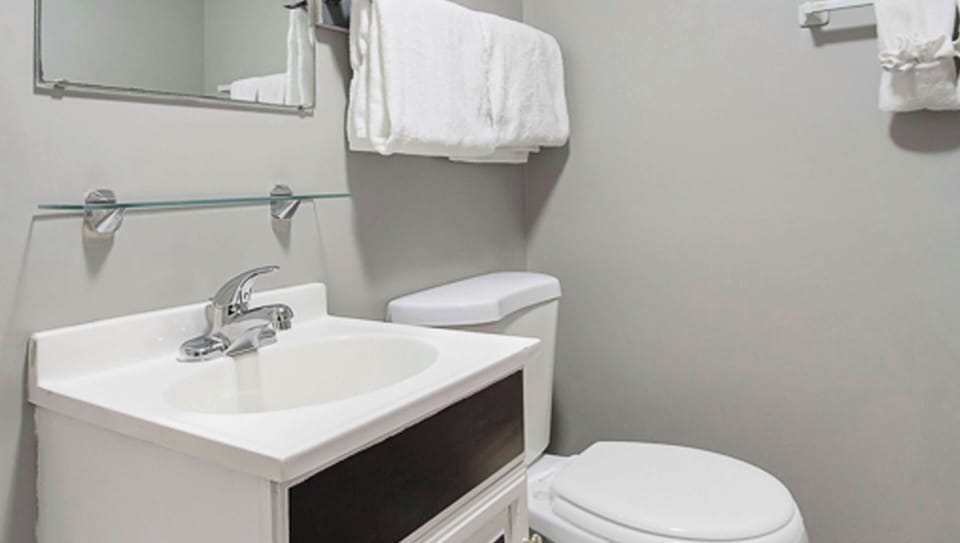 Hair dryer, towels