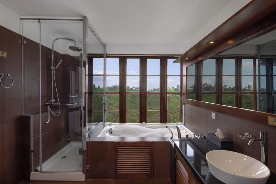 Rainfall showerhead, free toiletries, hair dryer, slippers