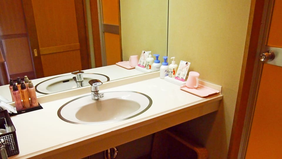 Japanese Traditional Room (15 Tatami-mats) | Room amenity