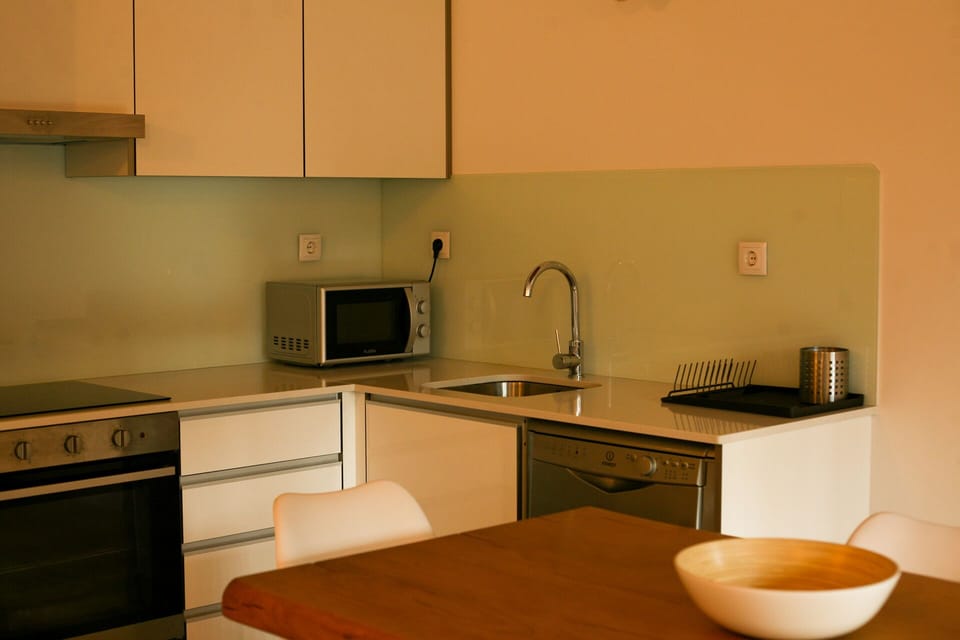 Superior Apartment | Desk, laptop workspace, free WiFi, bed sheets