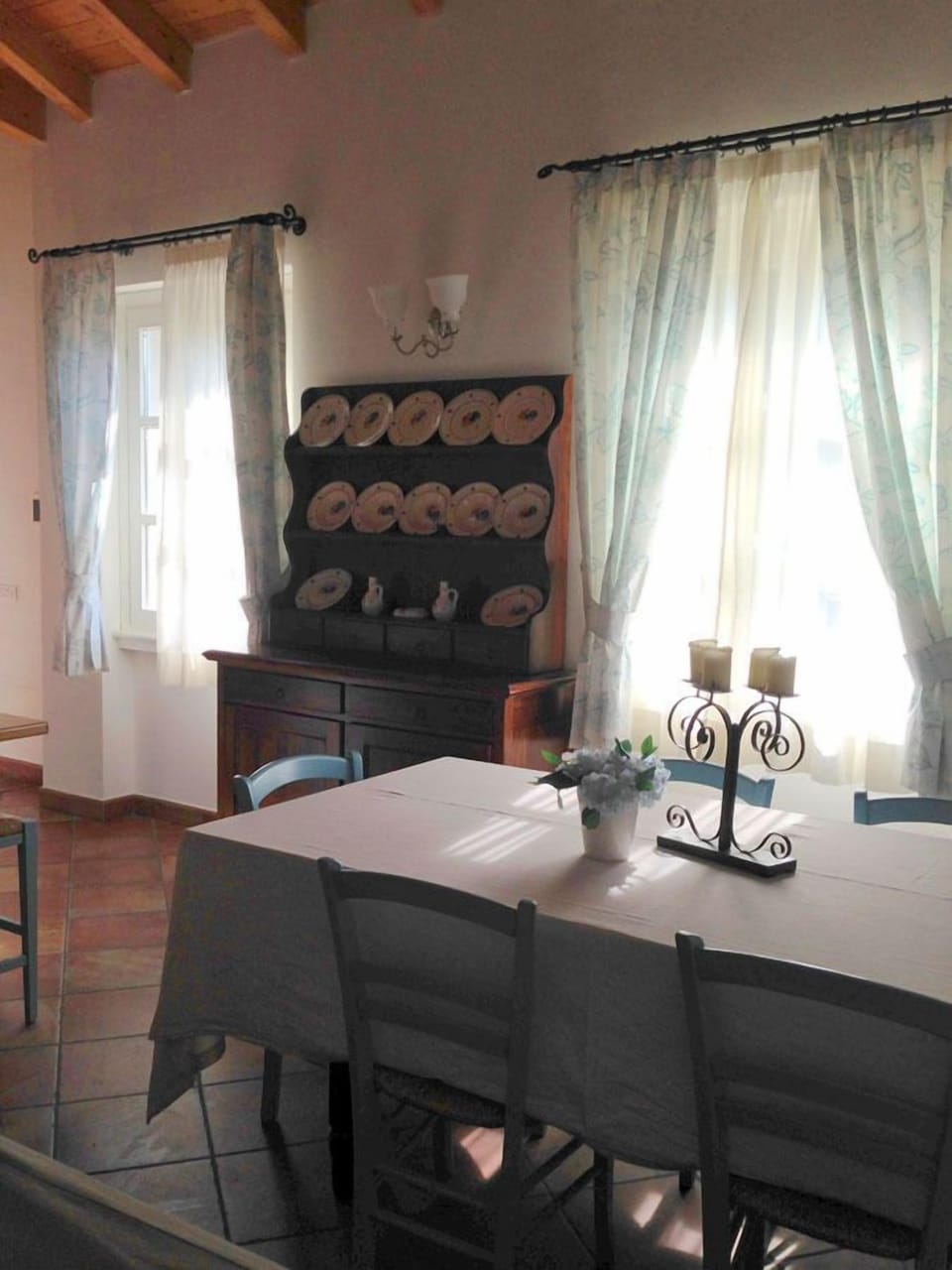 Apartment, 3 Bedrooms, Lake View | In-room dining