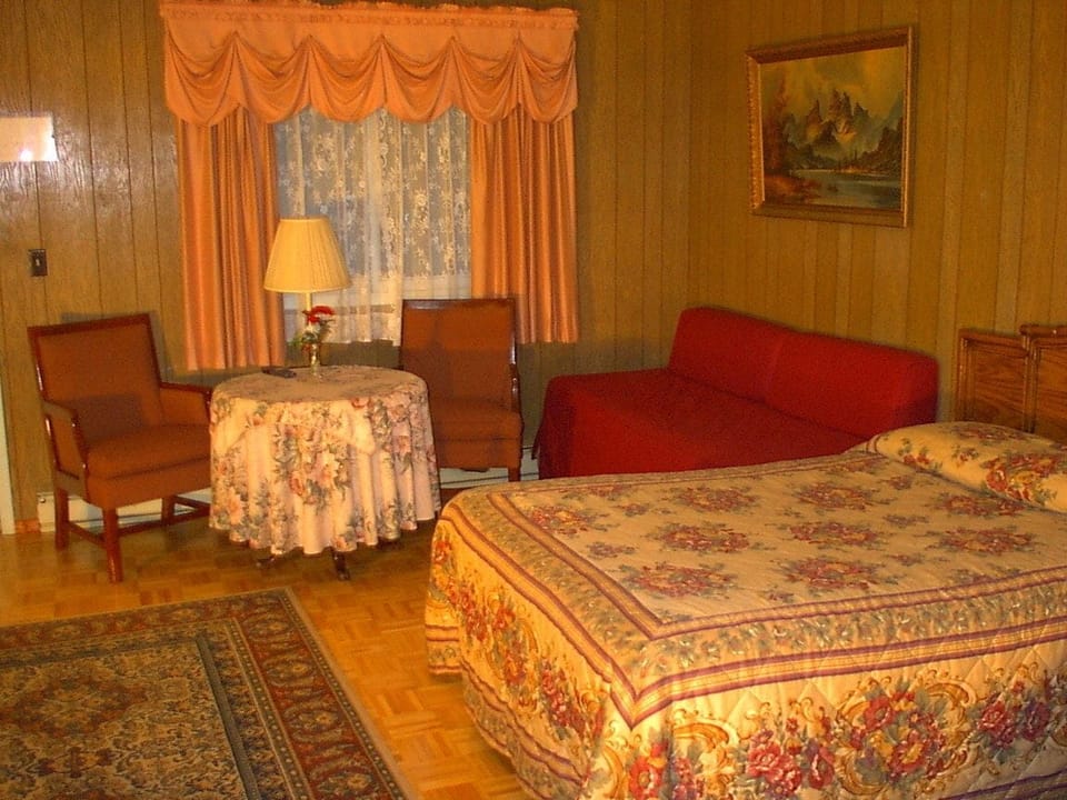 Premier Room, 2 Double Beds, Sofa | WiFi (free), bed sheets