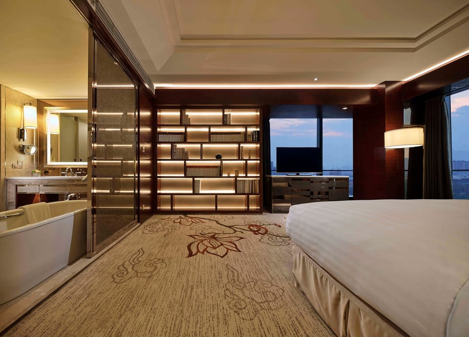 Business Suite with Garden View | Interior