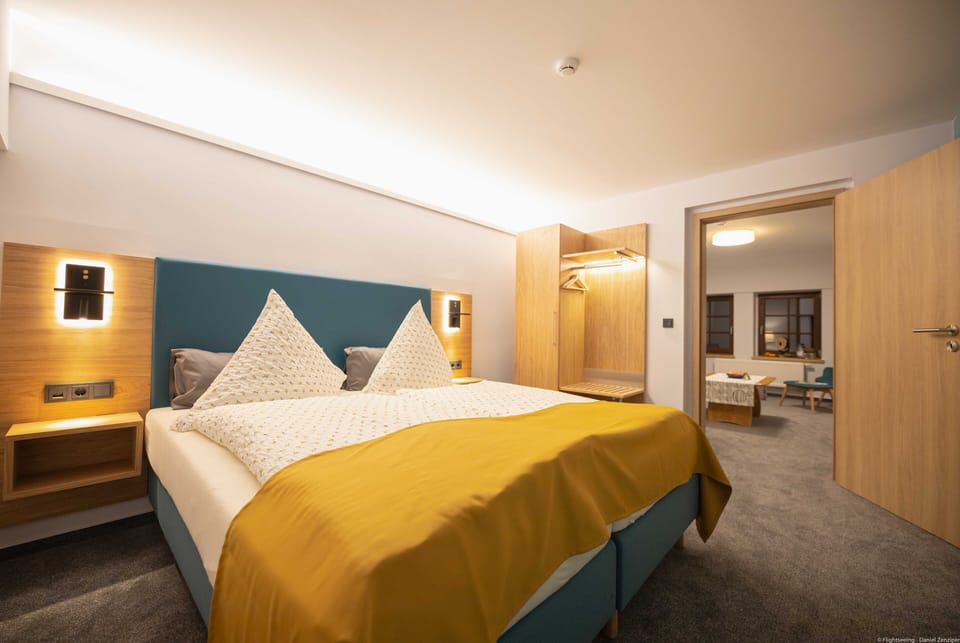 Family Room | Premium bedding, minibar, laptop workspace, soundproofing