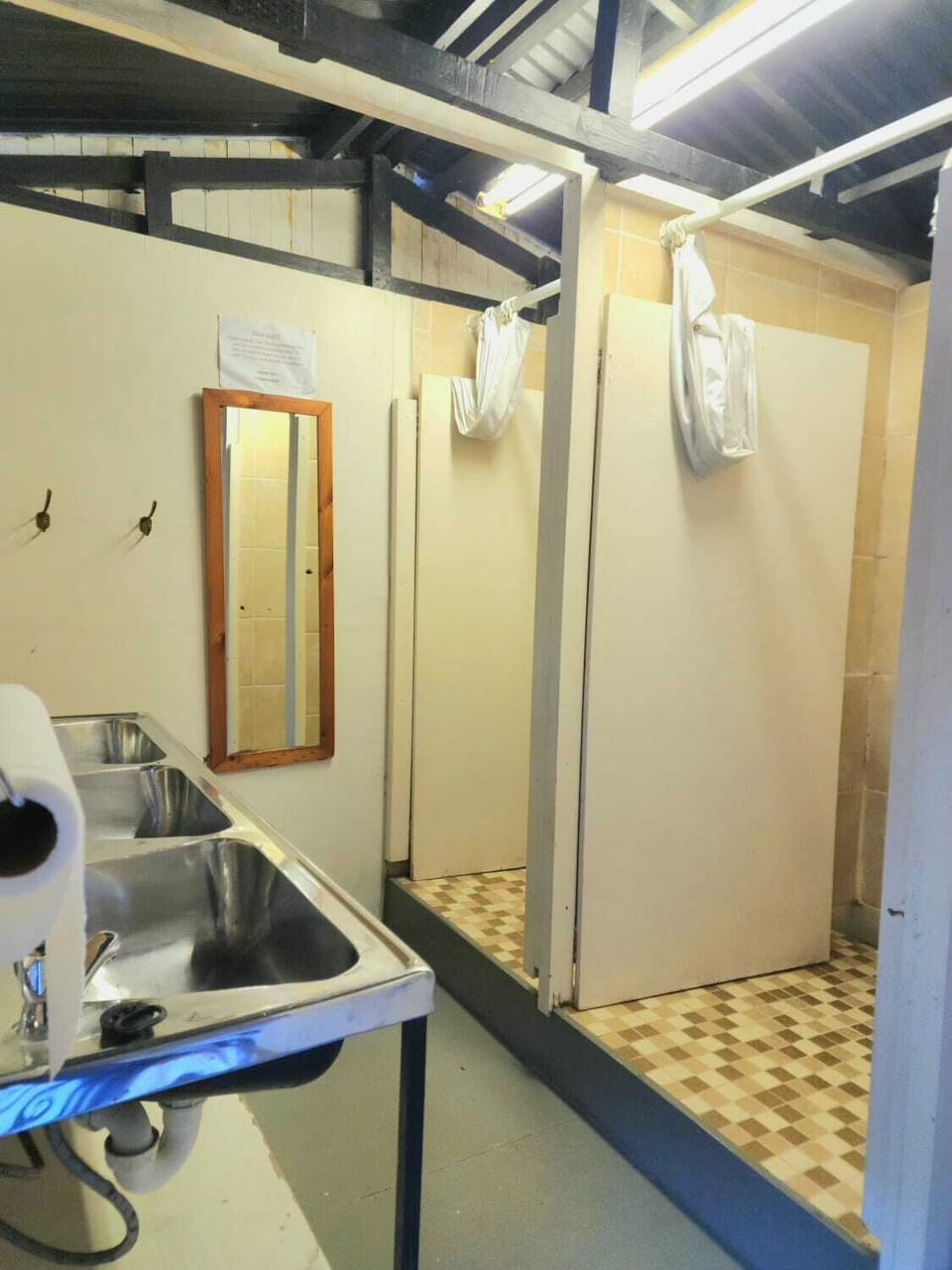 Classic 4-Bed Family Room, Non Smoking | Bathroom | Shower