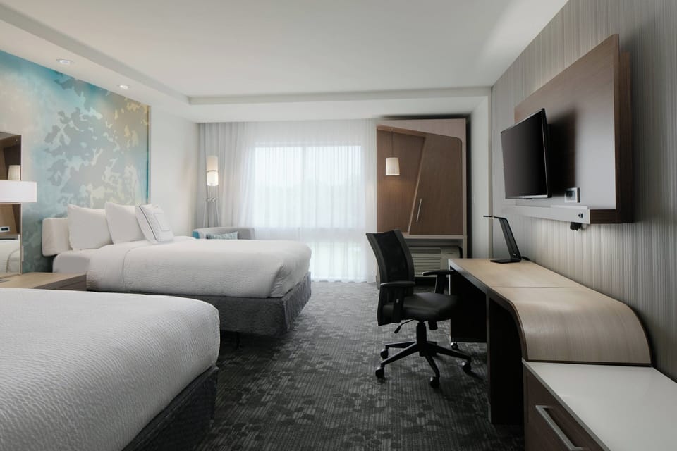 Pillowtop beds, desk, iron/ironing board, free WiFi