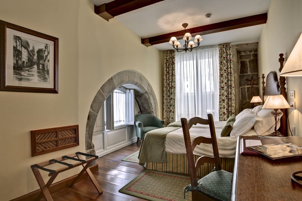 Double or Twin Room | Desk, free WiFi, bed sheets