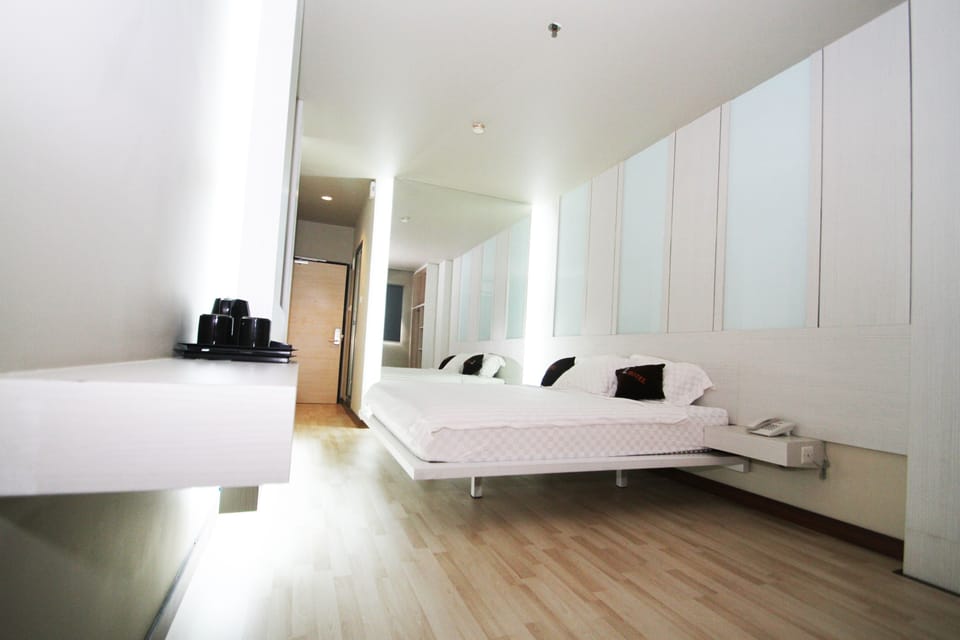 Deluxe Twin Room | Desk, WiFi (free)