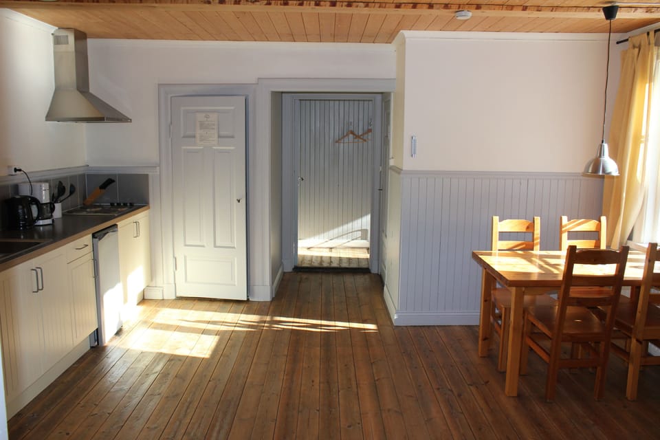 Apartment, 2 Bedrooms (5 adults, Excluding Linen/Towels)