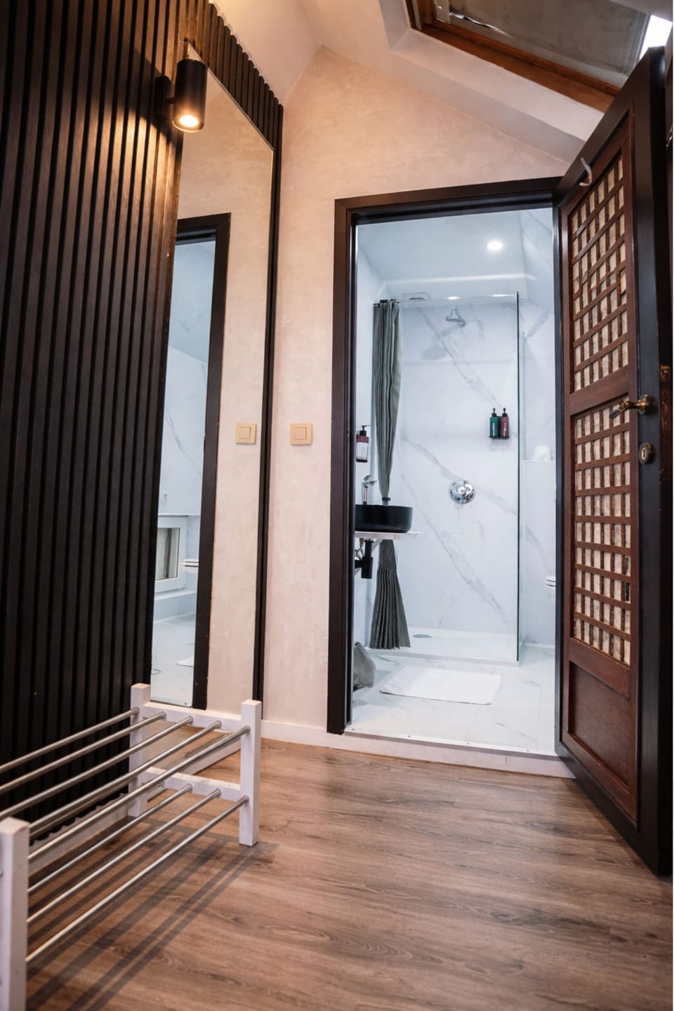 Triple Room | Bathroom | Shower, rainfall showerhead, towels