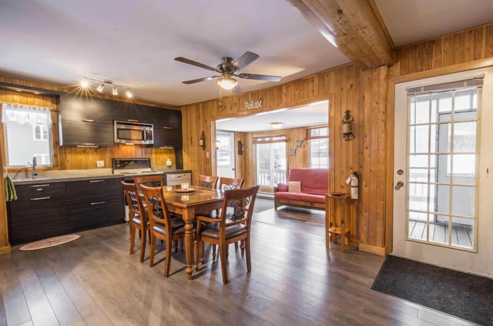 Deluxe Chalet, Private Bathroom, Lake View | Private kitchen | Coffee/tea maker, full-size fridge, microwave, oven
