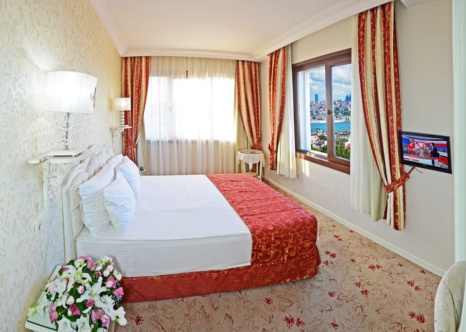 Panoramic Double Room, Sea View | Select Comfort beds, minibar, in-room safe, desk