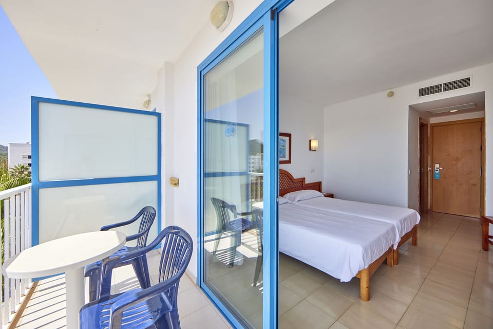 Double Room, Pool View | Desk, blackout drapes, free WiFi, bed sheets