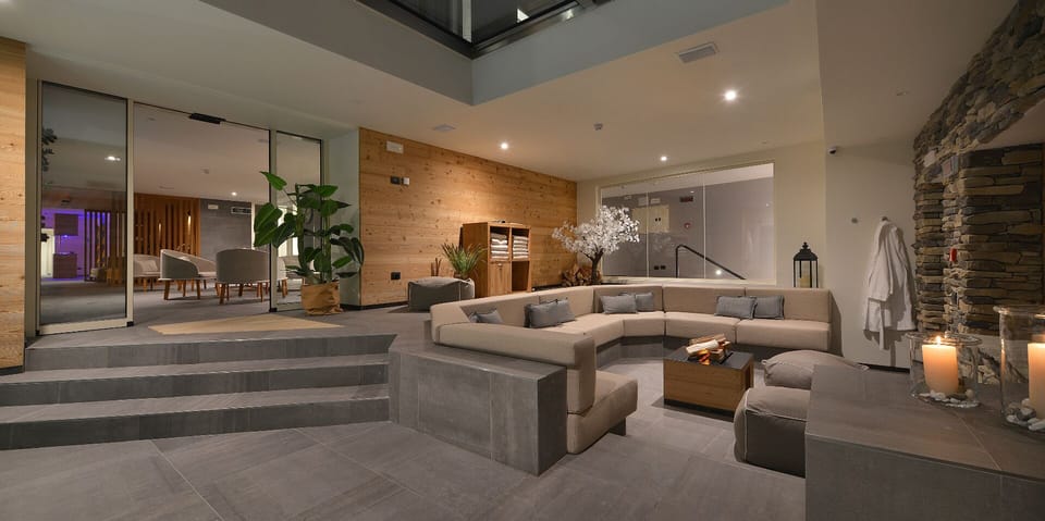 Couples treatment rooms, sauna, hot tub, steam room, Turkish bath