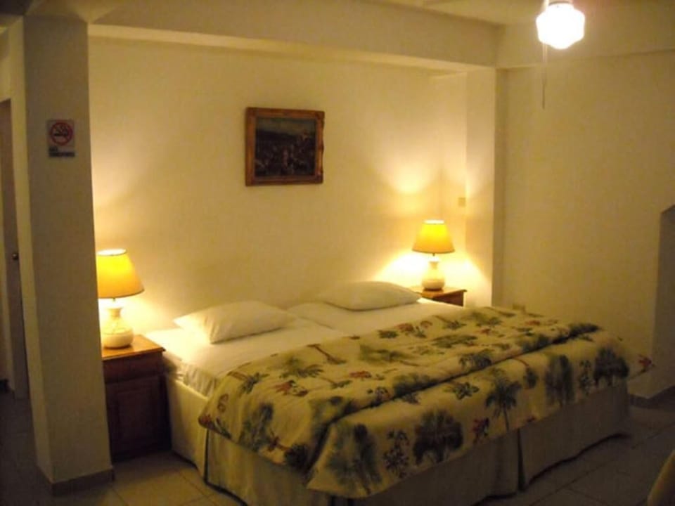 Traditional Studio, Kitchen, Partial Ocean View | Premium bedding, in-room safe, laptop workspace, blackout drapes