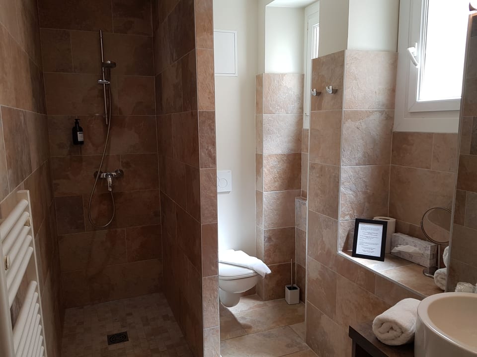 Triple Room | Premium bedding, individually decorated, individually furnished