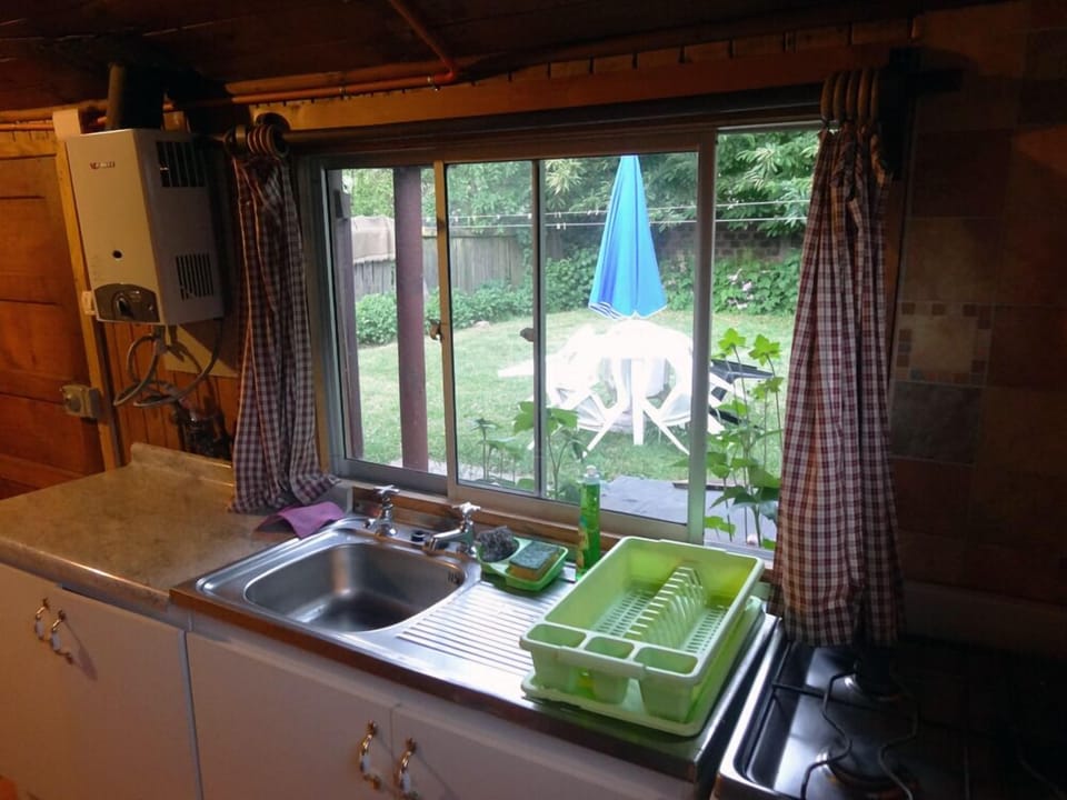 Basic Bungalow, 2 Bedrooms, Courtyard View | Private kitchen | Shared fridge