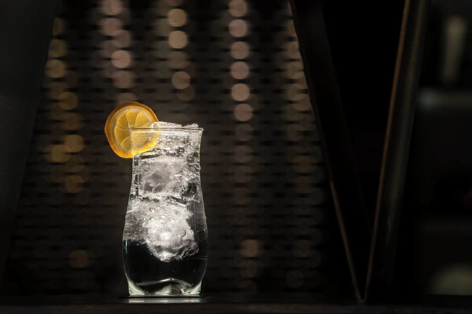 Cocktail bar