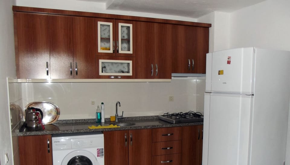 Apartment | Minibar, in-room safe, desk, WiFi (free)
