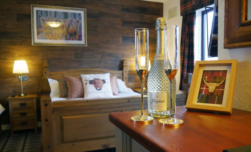 Family Room | Premium bedding, laptop workspace, free WiFi, bed sheets