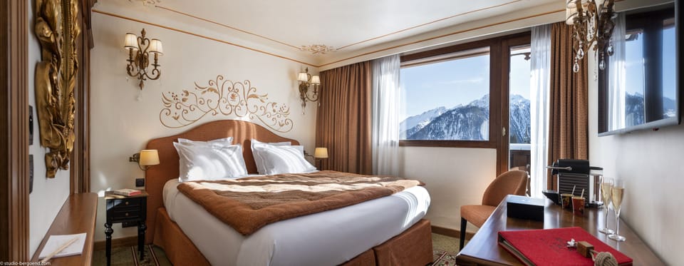 Classic Double or Twin Room | Hypo-allergenic bedding, minibar, in-room safe, individually decorated