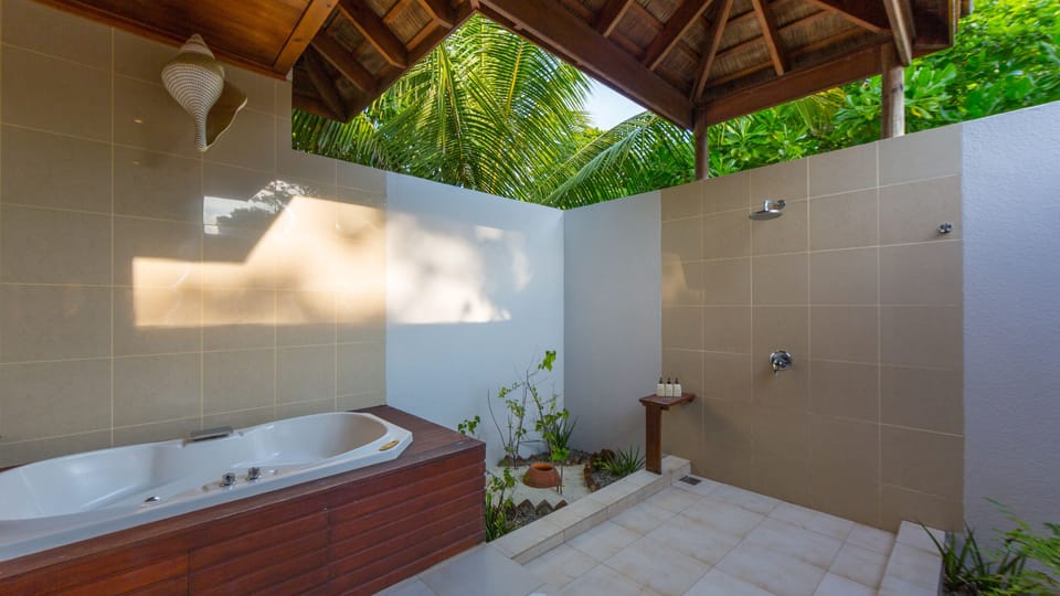 Private Pool Villa - Family Suite | Jetted tub
