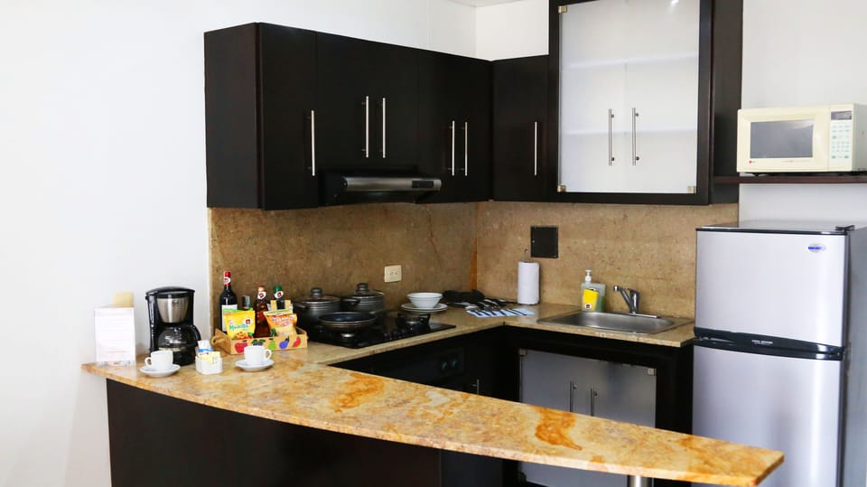 Family Suite, 1 Bedroom, Kitchen | Private kitchen